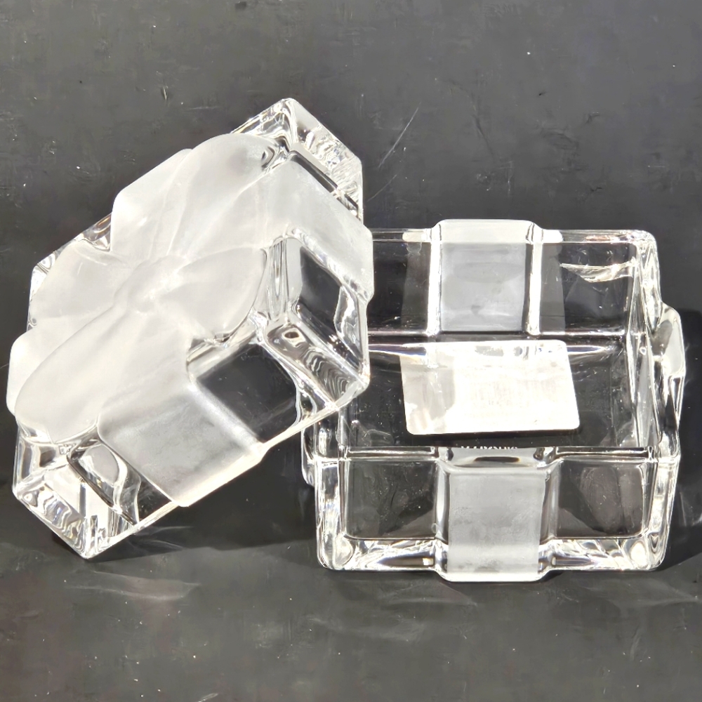 Marquis By Waterford Small Trinket Box Present Has A Crack